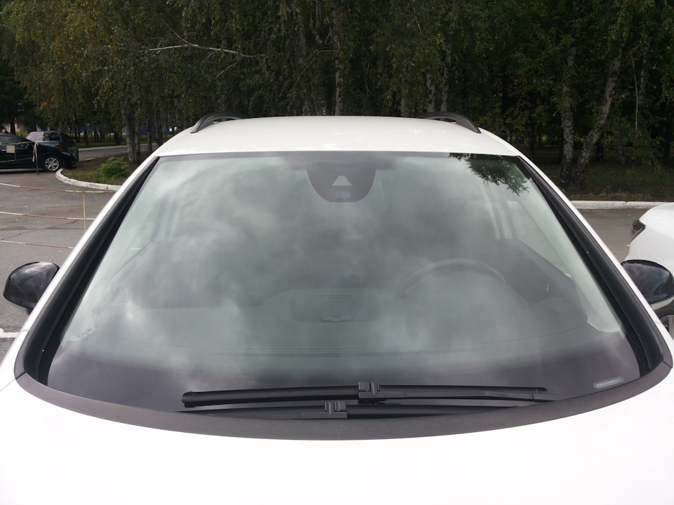 Новое стекло — Volkswagen Golf Plus