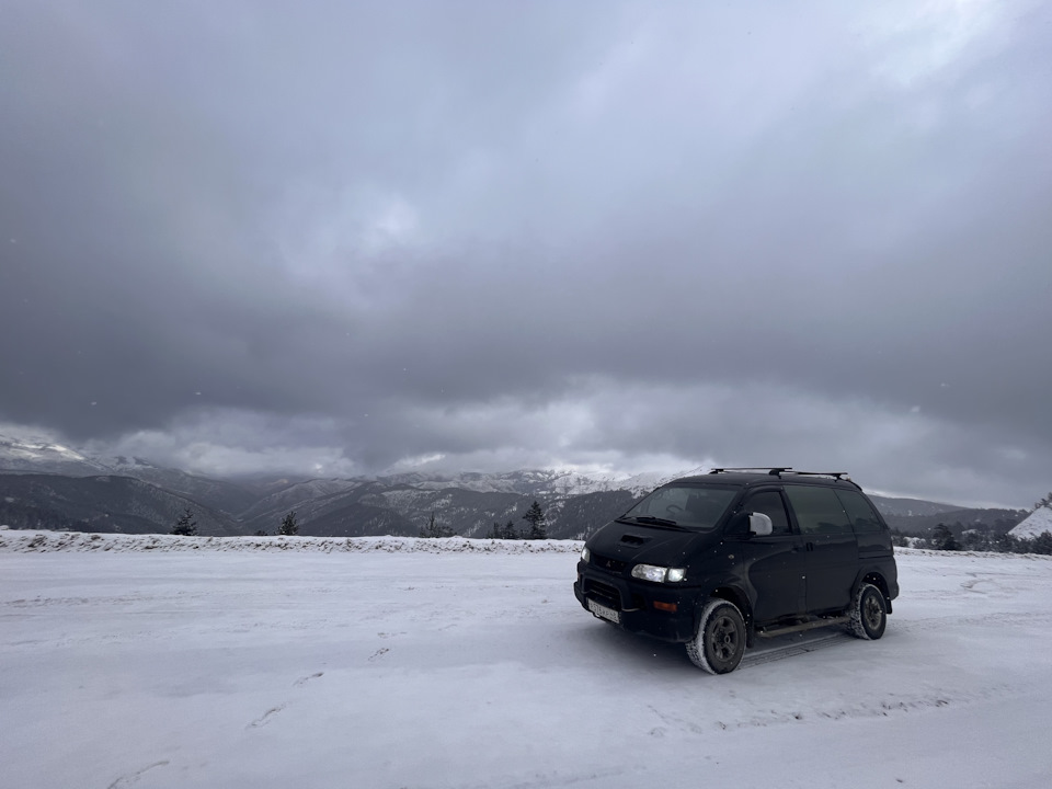 Турецкие перевалы. Высота 2500м — Mitsubishi Delica (L400)