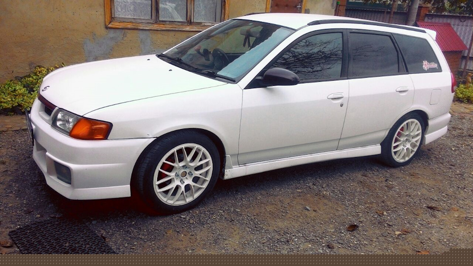 Nissan Wingroad X saloon