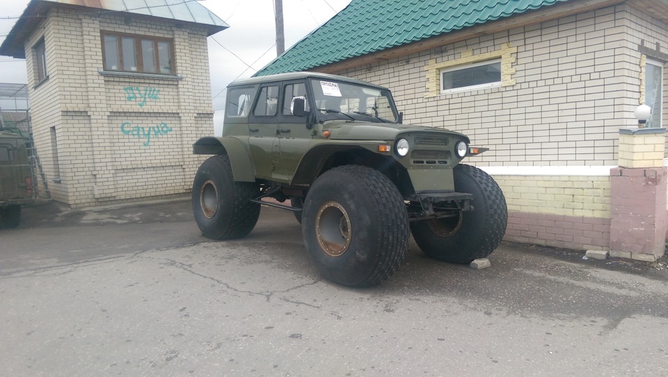 Фотка не в хронологии, но занятная. Где-то под Саратовом… — Mitsubishi Pajero (4G)