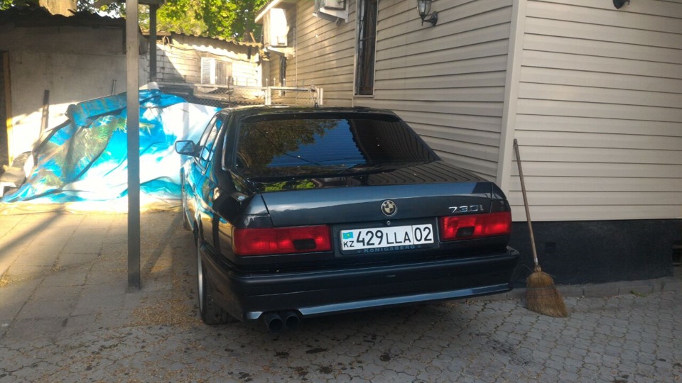 Опа — BMW 7 series (E32)