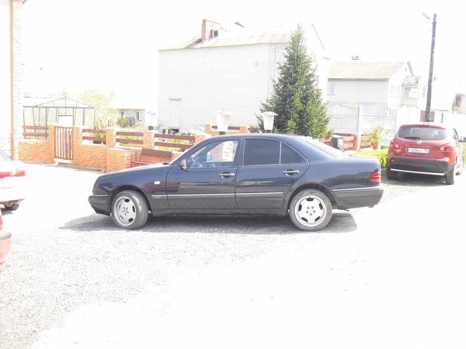 Фото в бортжурнале Mercedes-Benz E-Class (W210)