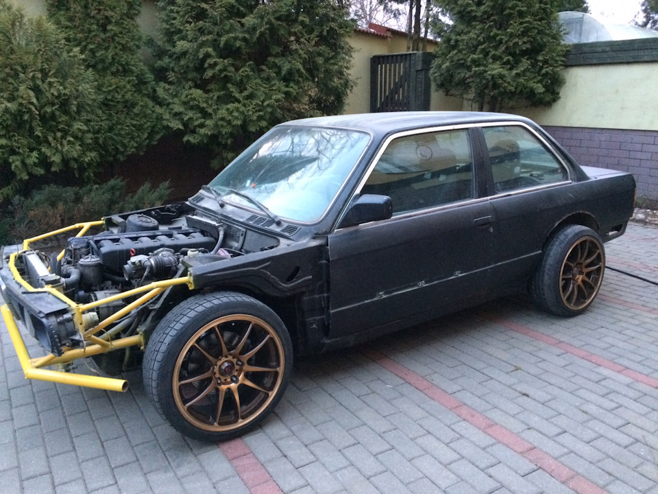 Фото в бортжурнале BMW 3 series Coupe (E30)