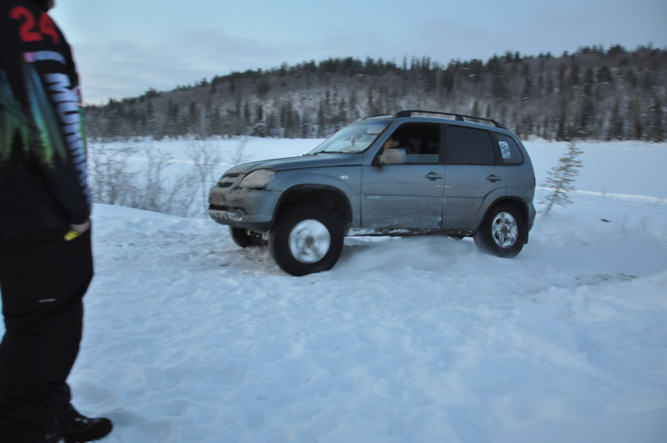 Объезд перекопанной дороги — Chevrolet Niva GLX
