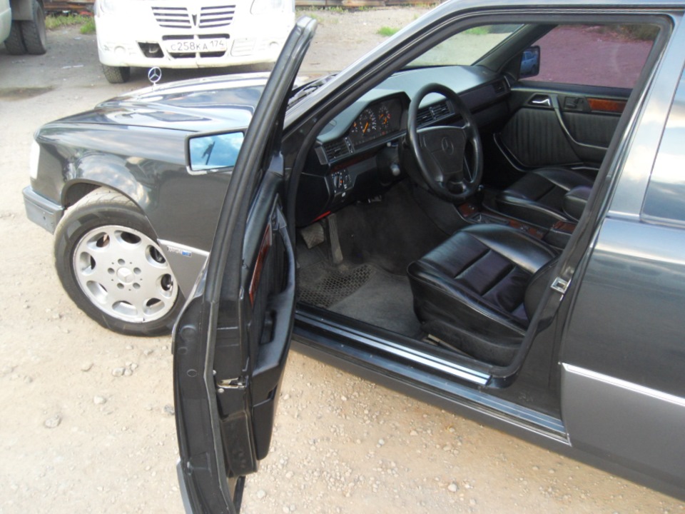 Фото в бортжурнале Mercedes-Benz E-Class (W124)
