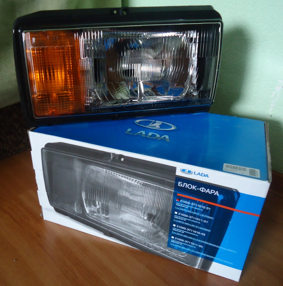 БЛОК-ФАРА ПРАВАЯ ОСВАР 3711010-01 ЖЕЛТ. ПОВ. — Lada 21053. Запчасти на фото: 21050371101001, 21050371101101, 21050371101003, 21050371101103