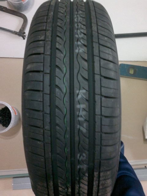 Kumho Solus KH17 — Hyundai i30 (1G). Запчасти на фото: Kumho Solus KH17