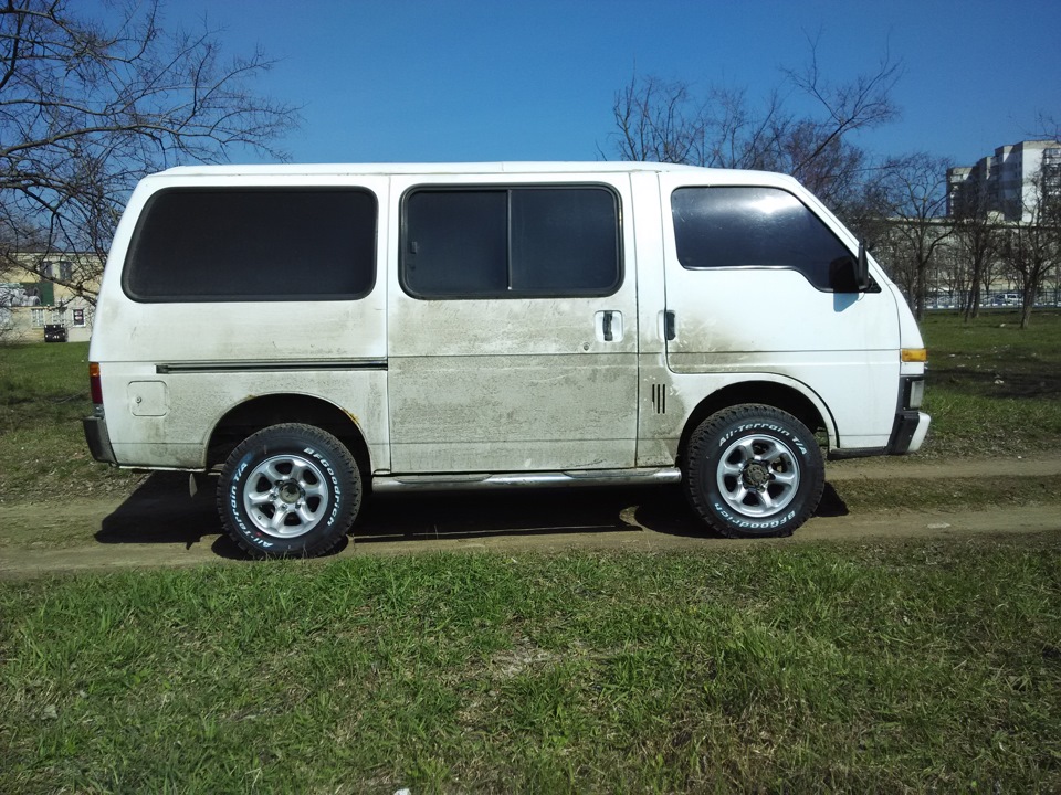 Брутальные BFG All-terrain 215/75/R15. — Isuzu midi