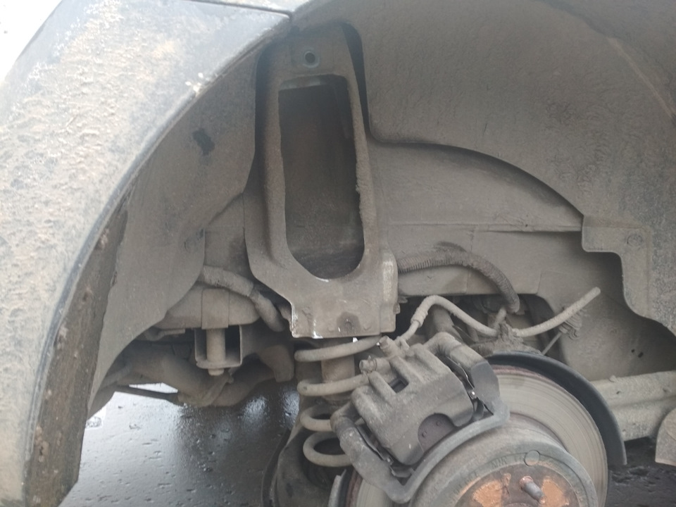 Уже без амортизатора — Chevrolet Captiva (1G)