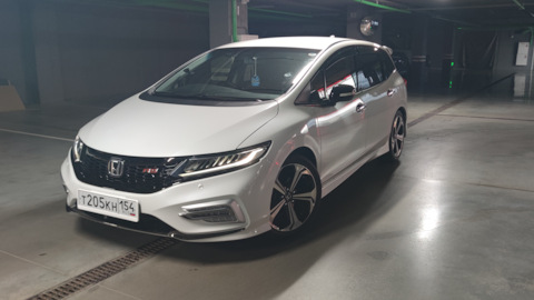 Установка проставок — Honda Jade бензин, 1,5 л, 2020 года | тюнинг
