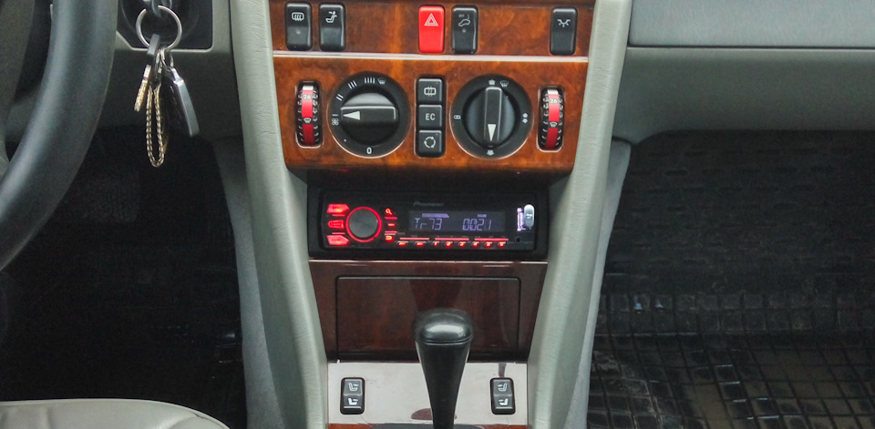 Фото в бортжурнале Mercedes-Benz E-Class (W124)