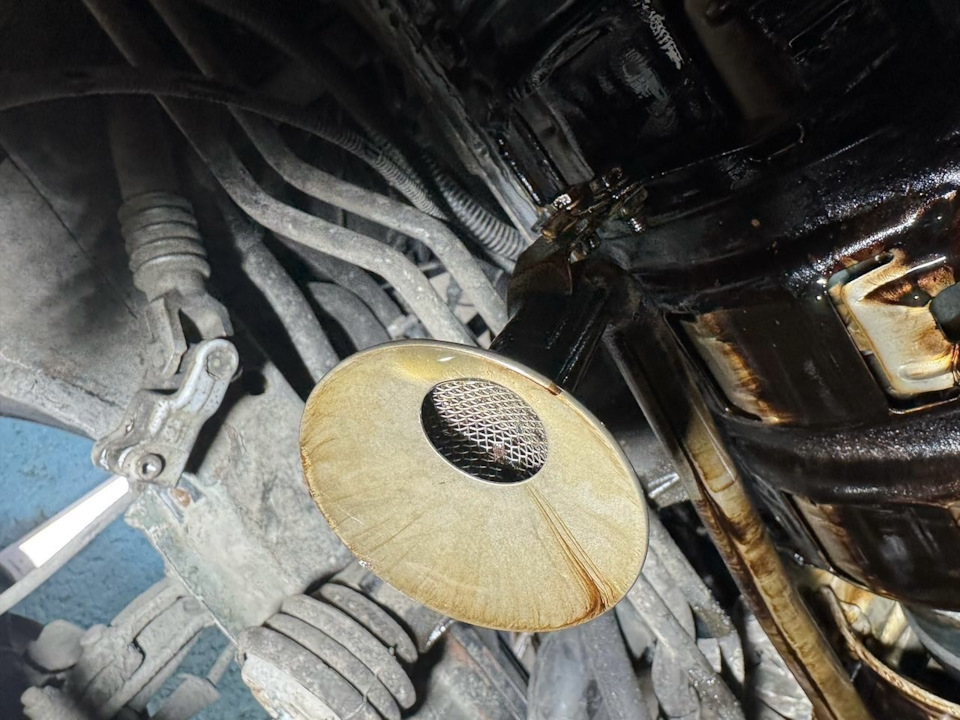 Всасывающий трубопровод, арт. 11 41 7 503 259. — BMW 5 series (E39). Запчасти на фото: 11417503259