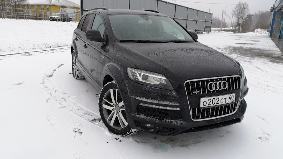 Audi Q7 <black killer whale>