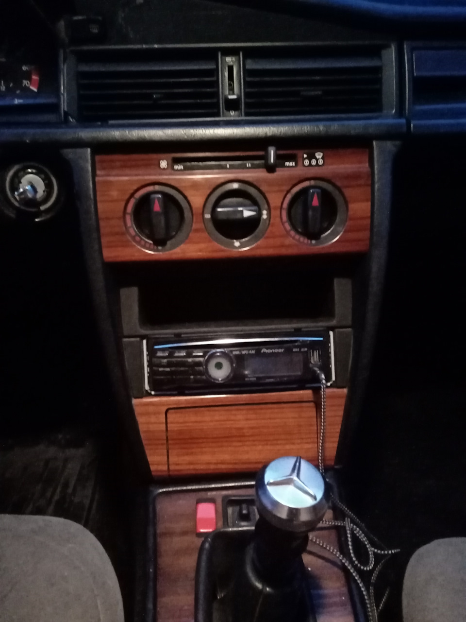 Фото в бортжурнале Mercedes-Benz 190 (W201)