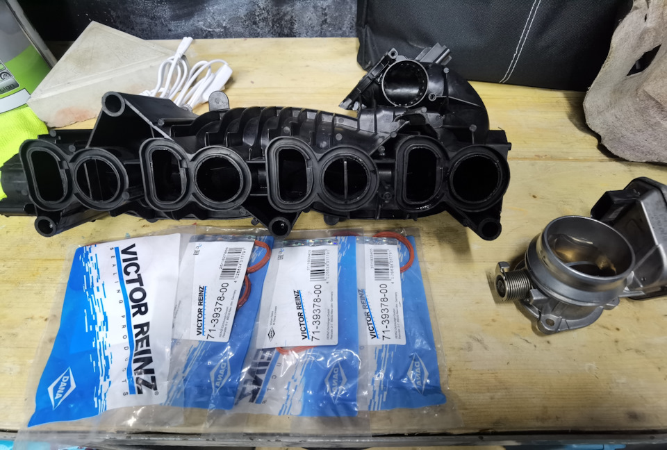 Photo from the logbook BMW X1 (E84). Found on photo: 713937800