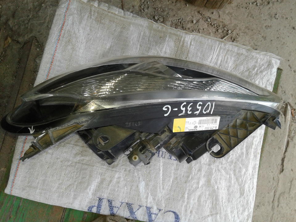 Вид сверху. Крепление сломано — Nissan Qashqai (1G)