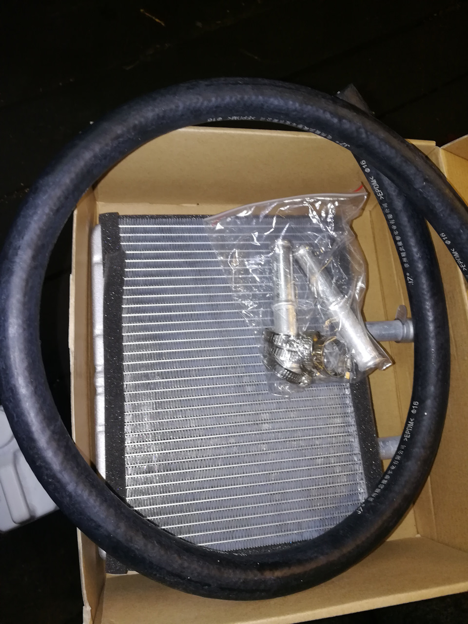 Сам радиатор — Nissan Wingroad (Y11)