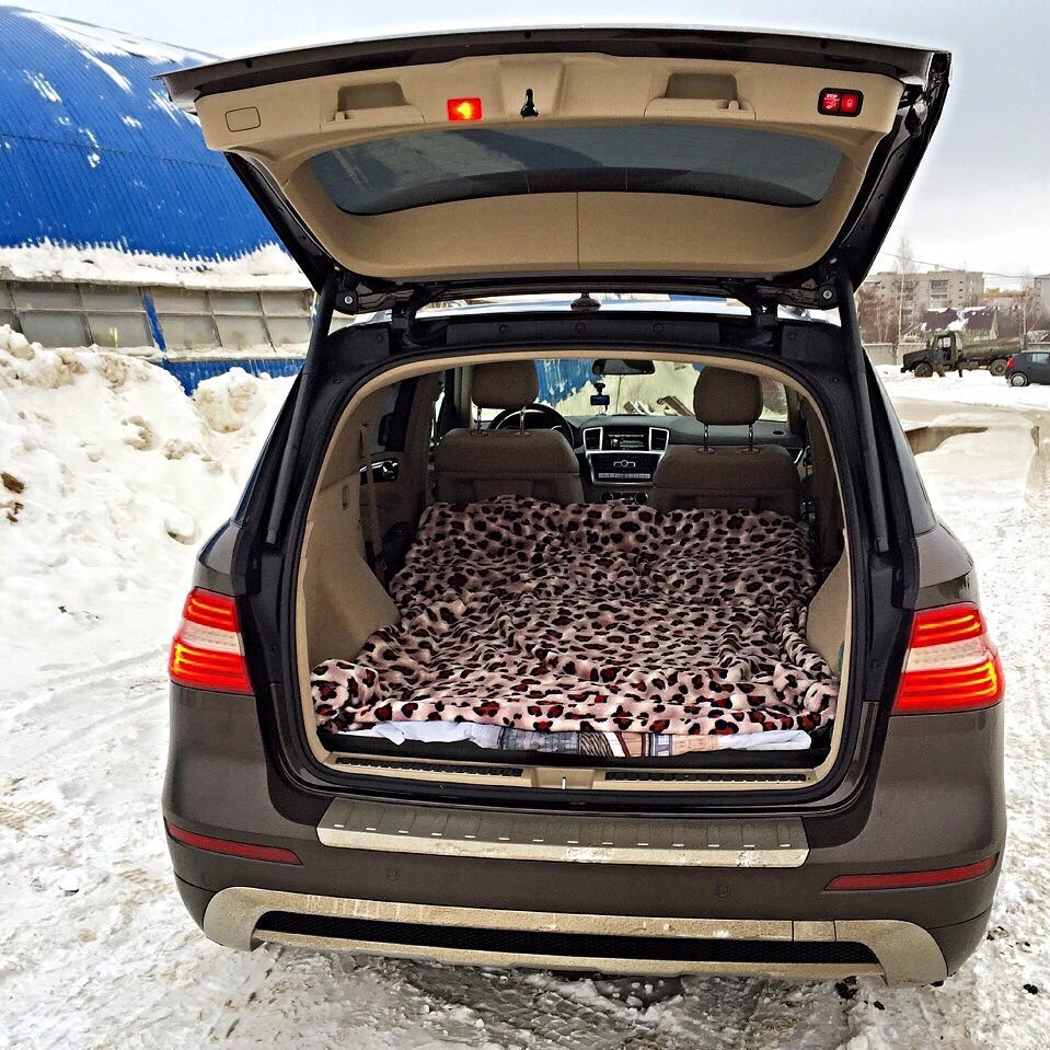 Вот так выглядит багажник в Mercedes ML 350? — Mercedes-Benz M-Class (W166)