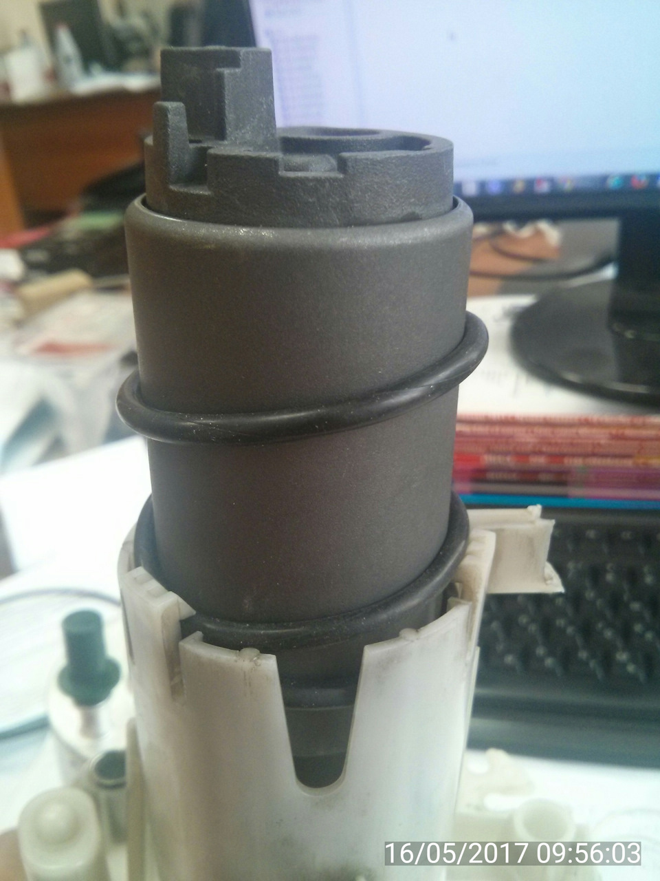 Вставляем насос KSYB — 3825 Cartronic CTR0069343 — это прекрасный насос для 2л мотора. У меня уже второй, первый работает до сих пор, пробежал 16000 км. — Ford S-Max (1G). Запчасти на фото: CTR0069343