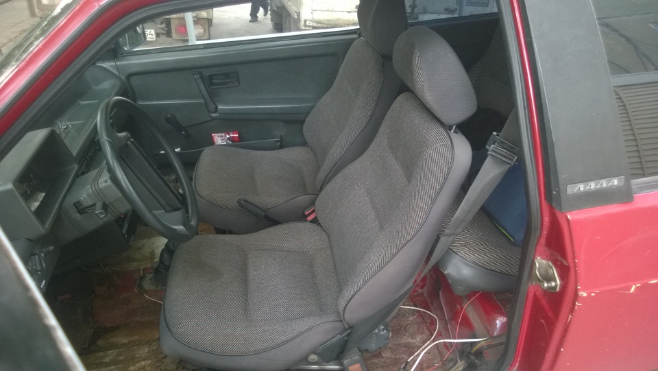 пол буду на выходных делать, пока так двигаюсь:) — Lada 21083