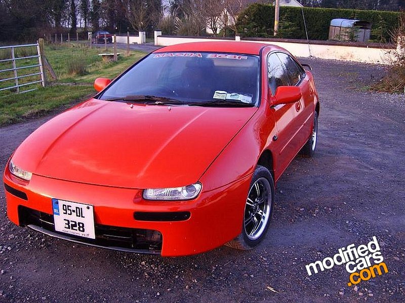 злой капот) — Mazda 323 V