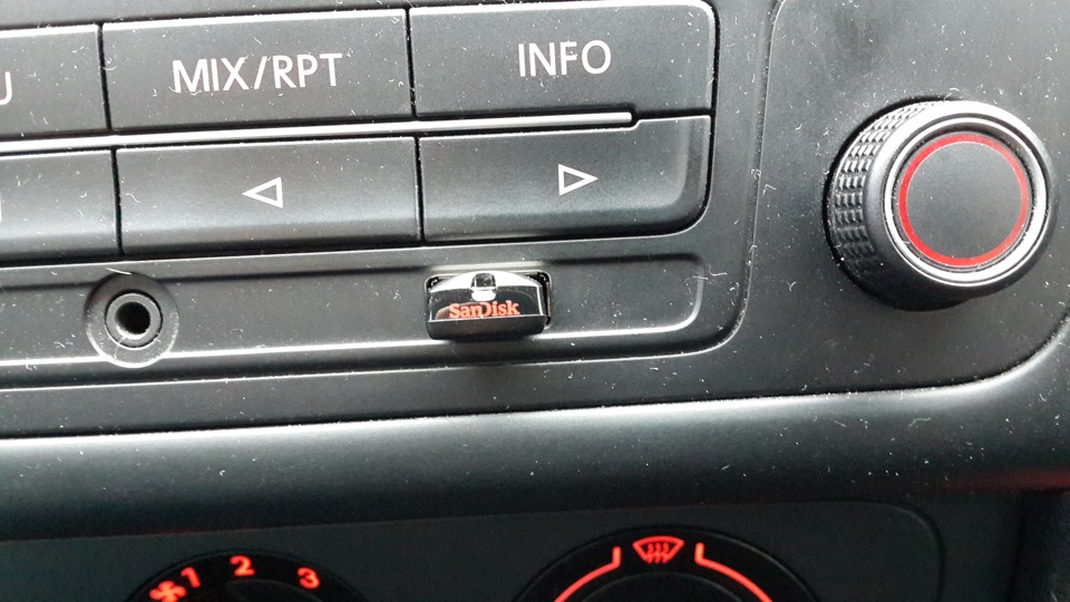 Как смотрится в магнитоле:) — Volkswagen Polo Sedan