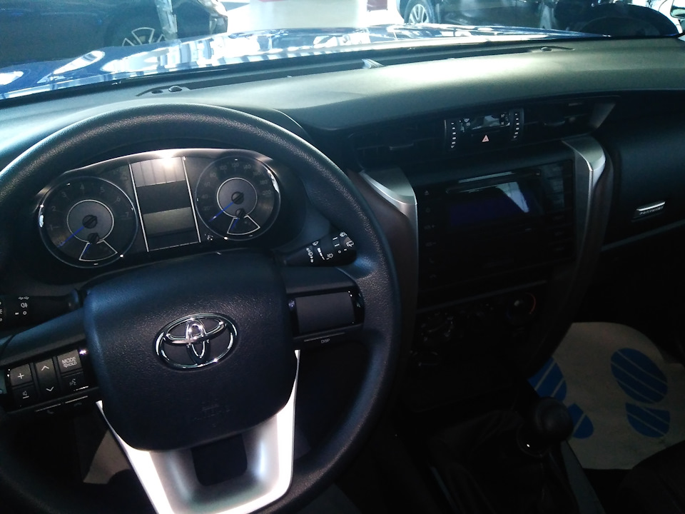 Фото в бортжурнале Toyota RAV4 (IV)