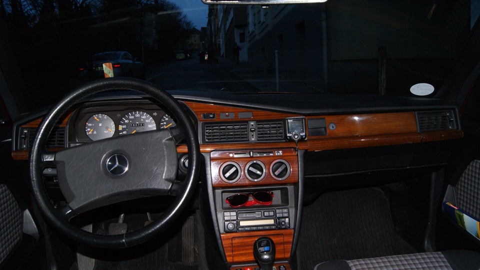 Фото в бортжурнале Mercedes-Benz 190 (W201)