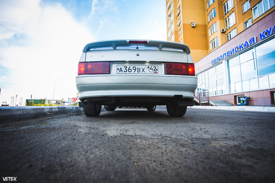 2 — Lada 2114