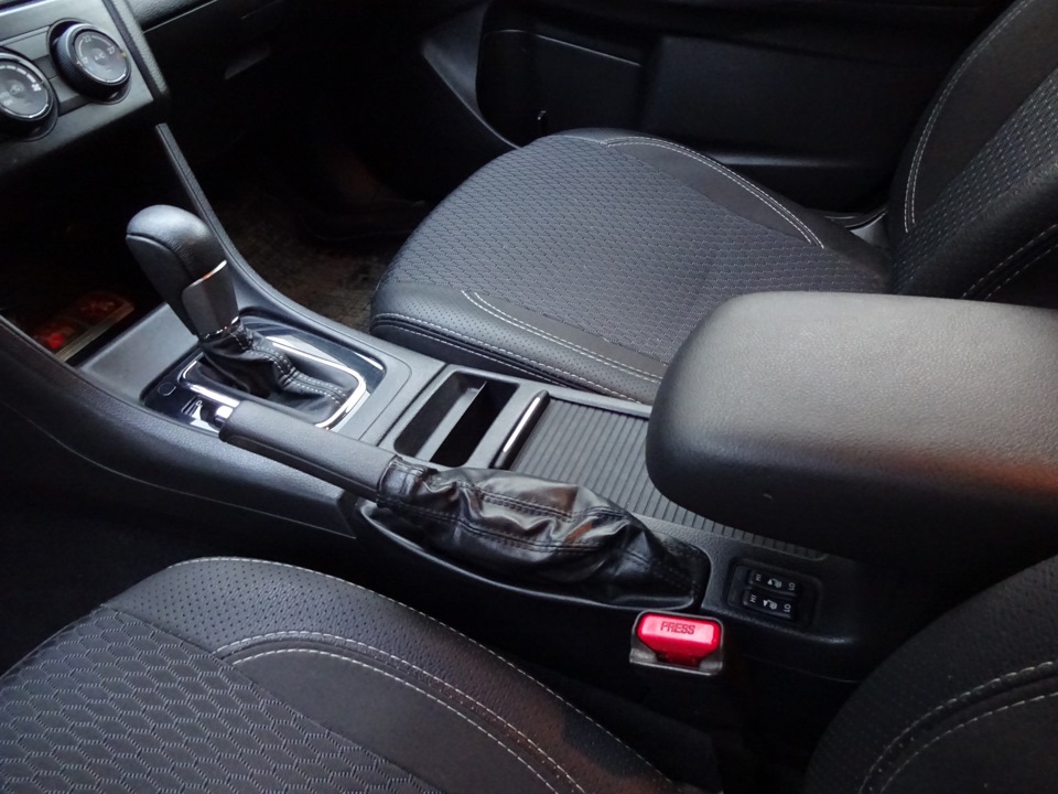 В выдвинутом положении — Subaru XV (1G)