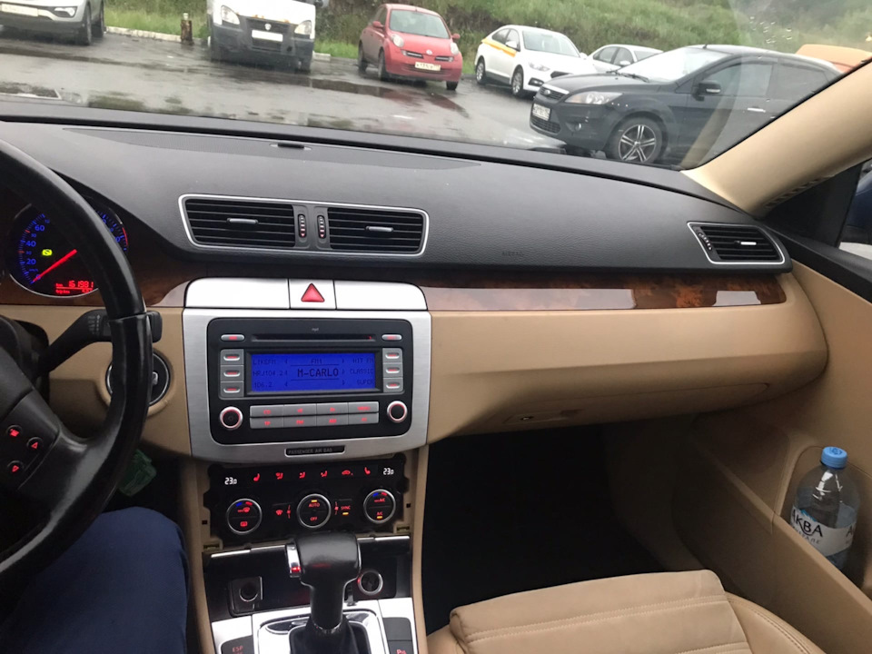 Фото в бортжурнале Volkswagen Passat B6. Запчасти на фото: 181101