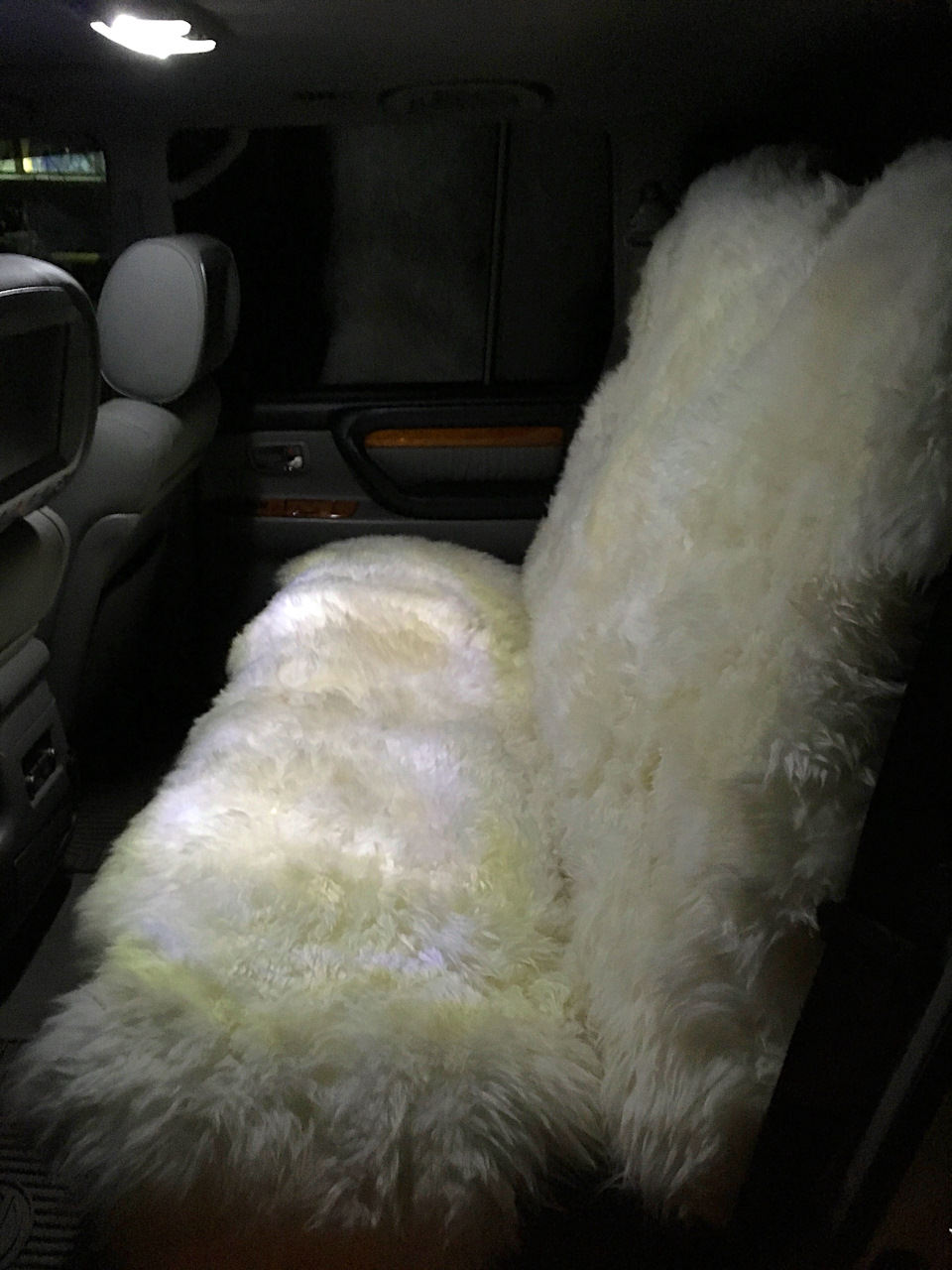 Фото в бортжурнале Lexus LX (UZJ100)
