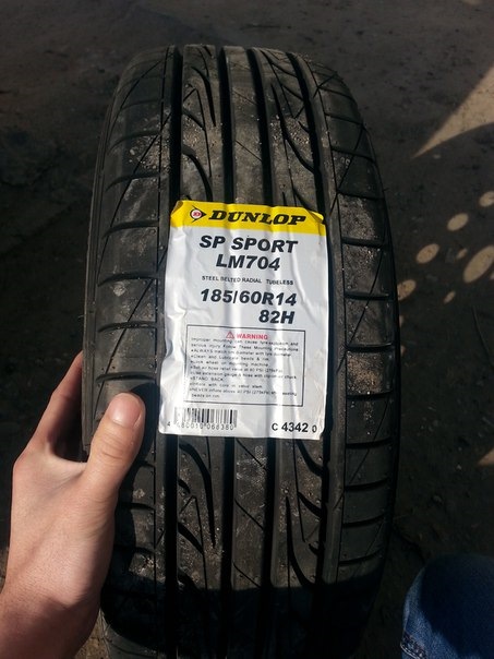 Фото в бортжурнале Hyundai Accent (2G). Запчасти на фото: Dunlop SP Sport LM704
