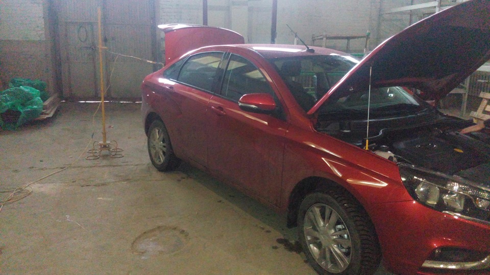 Веста в боксе — Lada Vesta (1G)