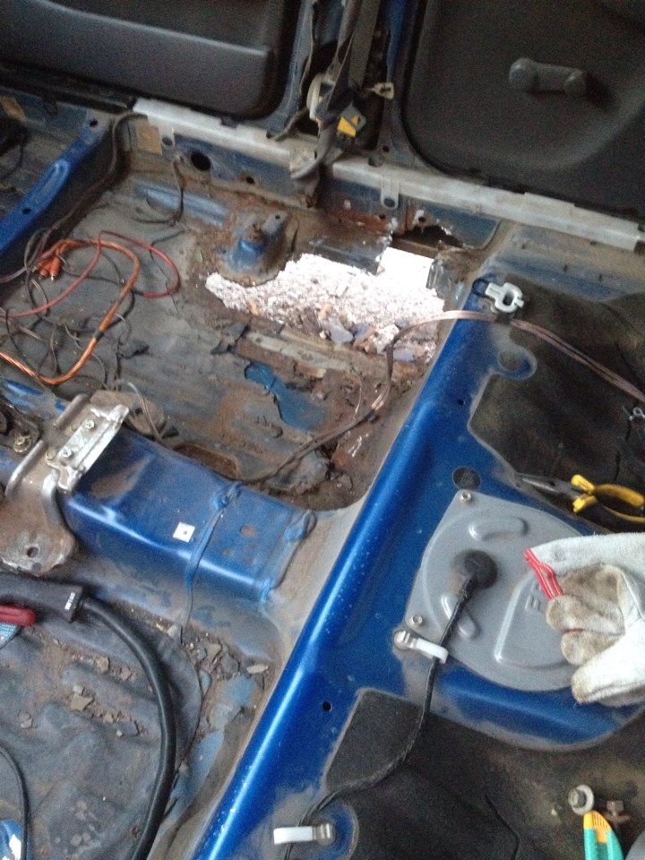 Фото в бортжурнале Nissan Almera I (N15)