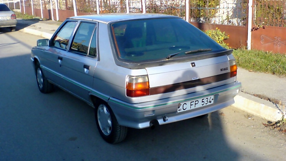 Renault 11