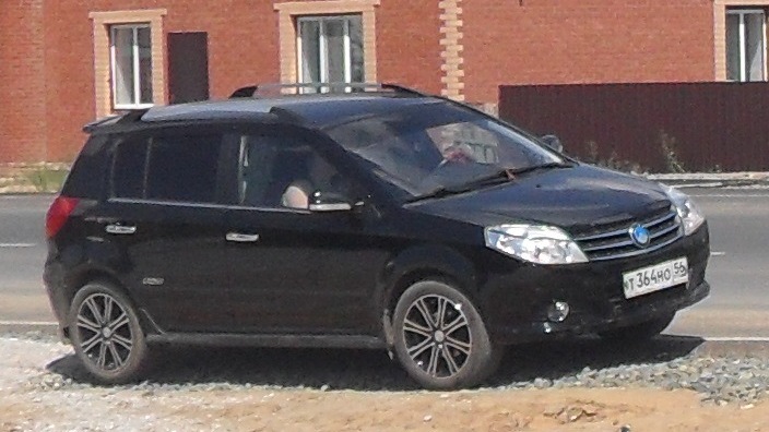 Geely MK Cross черный металлик