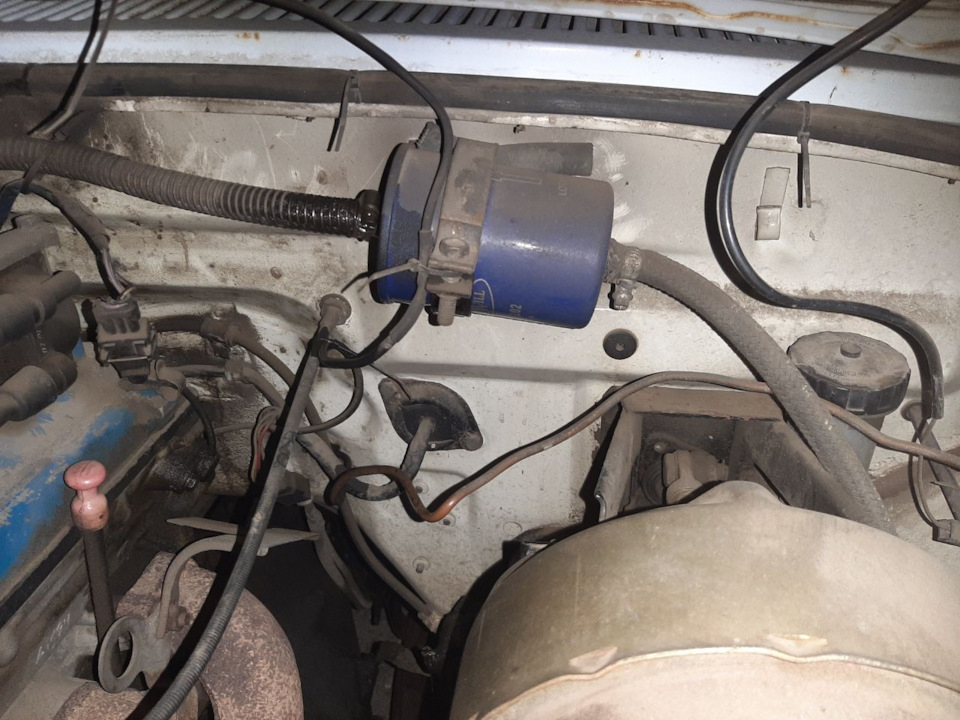 Видно мокрый шланг — GAZ 3110