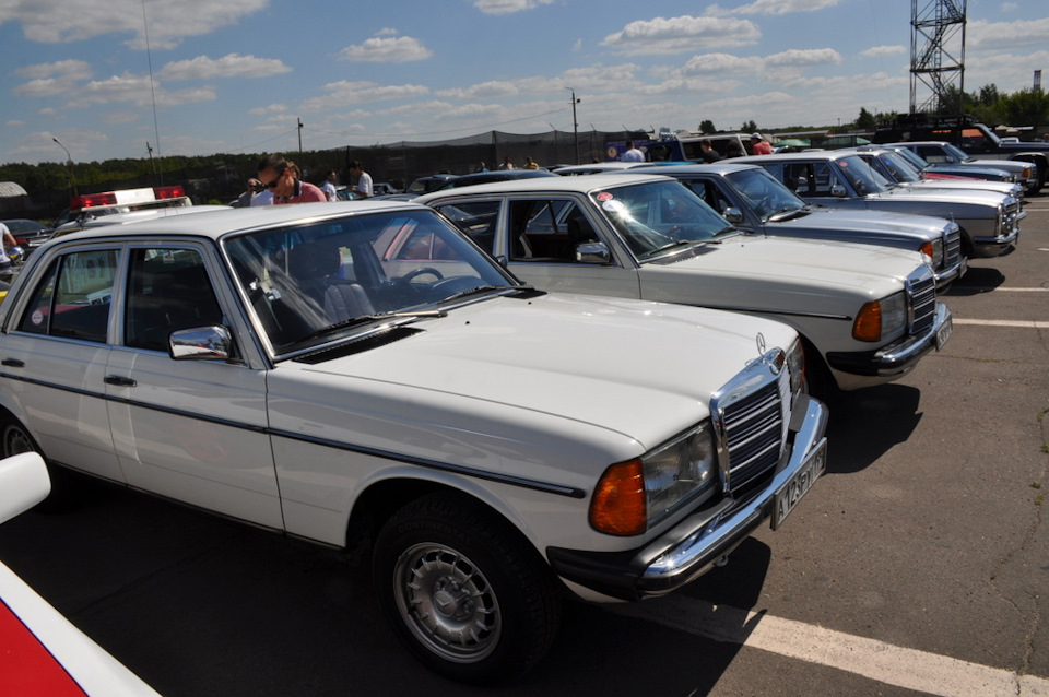 Фото в бортжурнале BMW 7 series (E23)