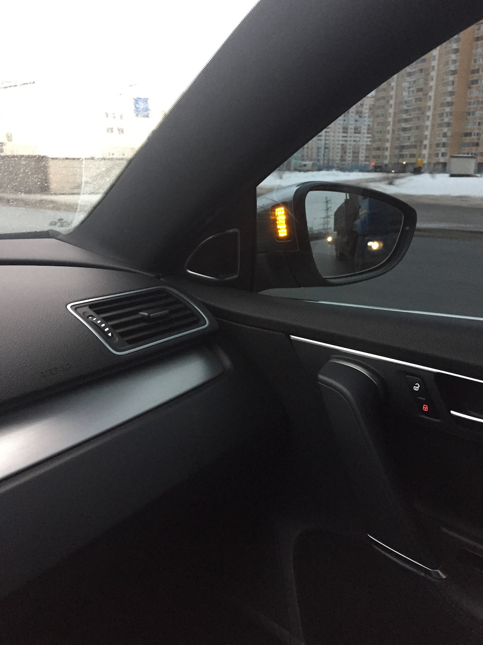 Правая лампа — Volkswagen Passat B6