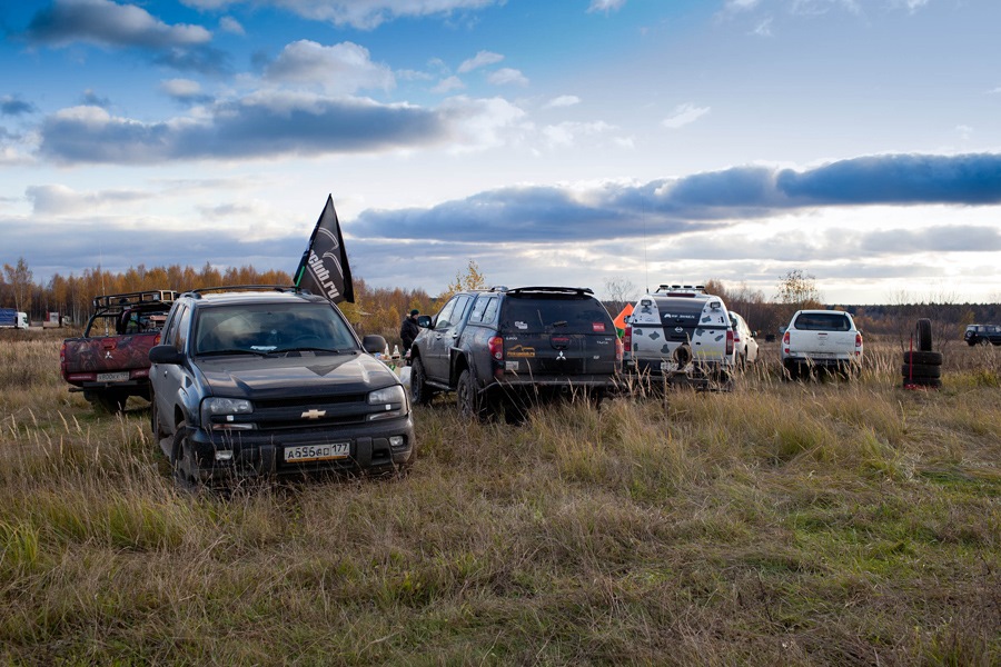 нас много — Chevrolet TrailBlazer (1G)