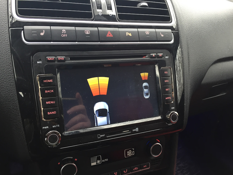 Движение вперёд, препятствие спереди — Volkswagen Polo Sedan