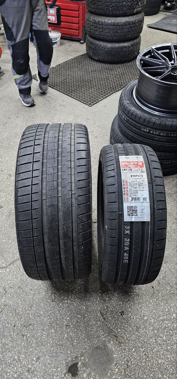 Сравнение моей 245/45/19 с 295/30/24) — Audi Q3 (1G)