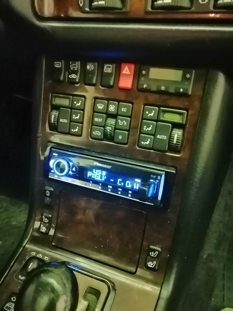 Photo from the logbook Mercedes-Benz S-Class (W140)