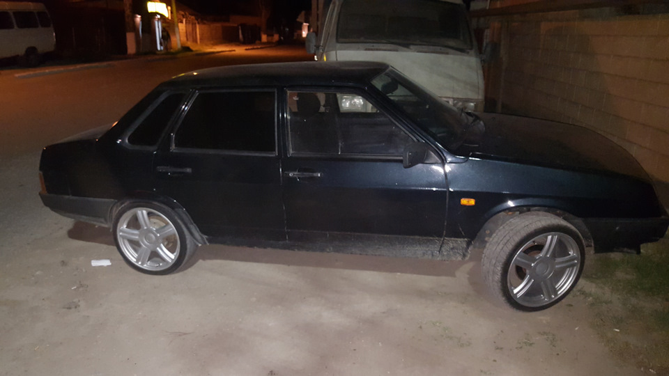 Lada 21099