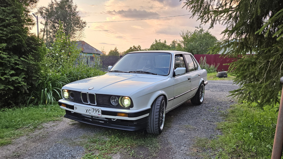 BMW 3 series 318i Бабуля на стероидах