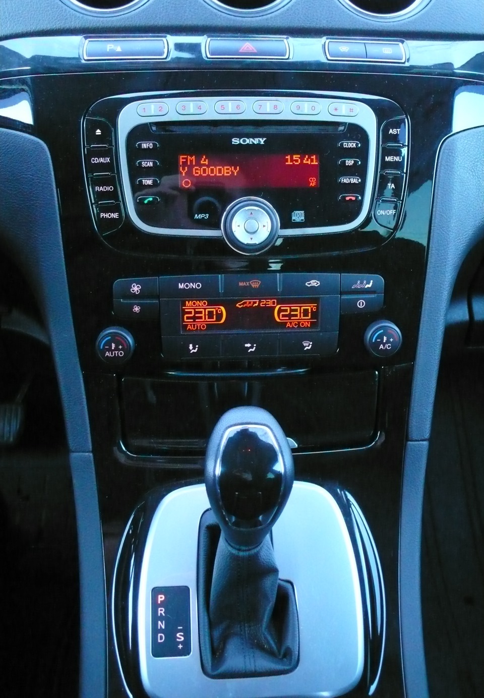 Фото в бортжурнале Ford Galaxy (Mk III)