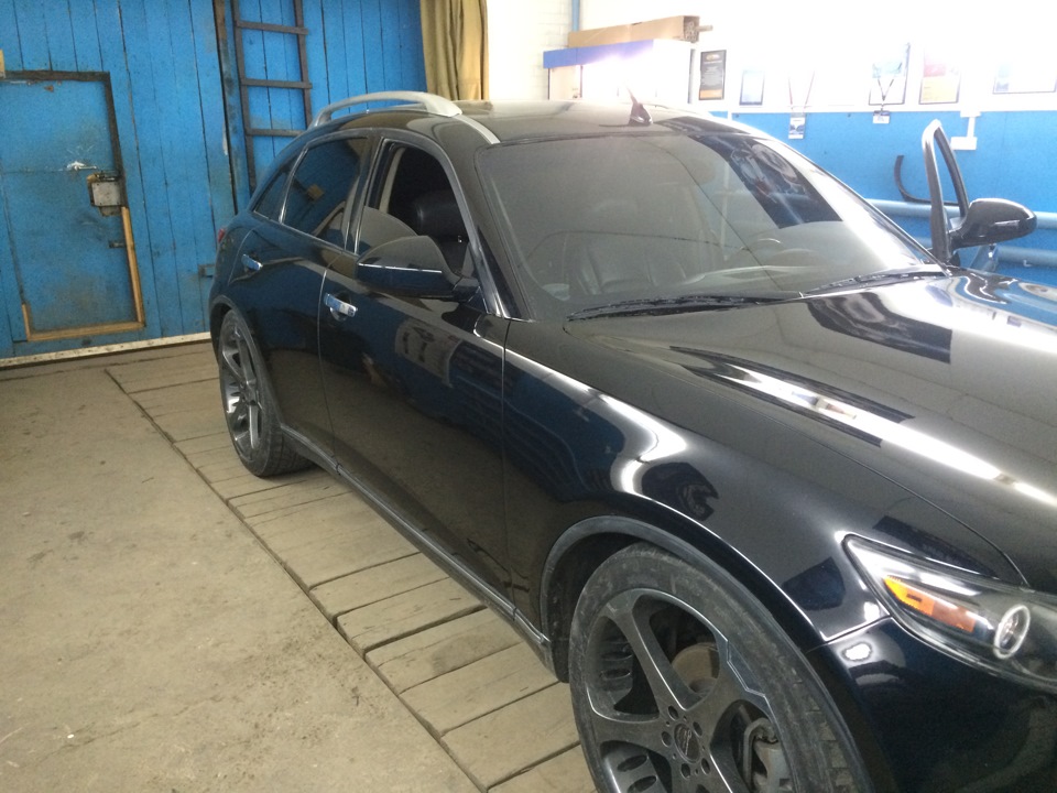 Фото в бортжурнале Infiniti FX (1G)