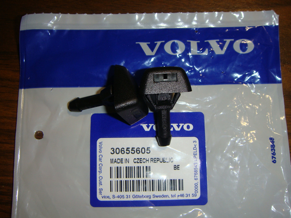 Volvo — KIA Sportage (1G). Запчасти на фото: 30655605