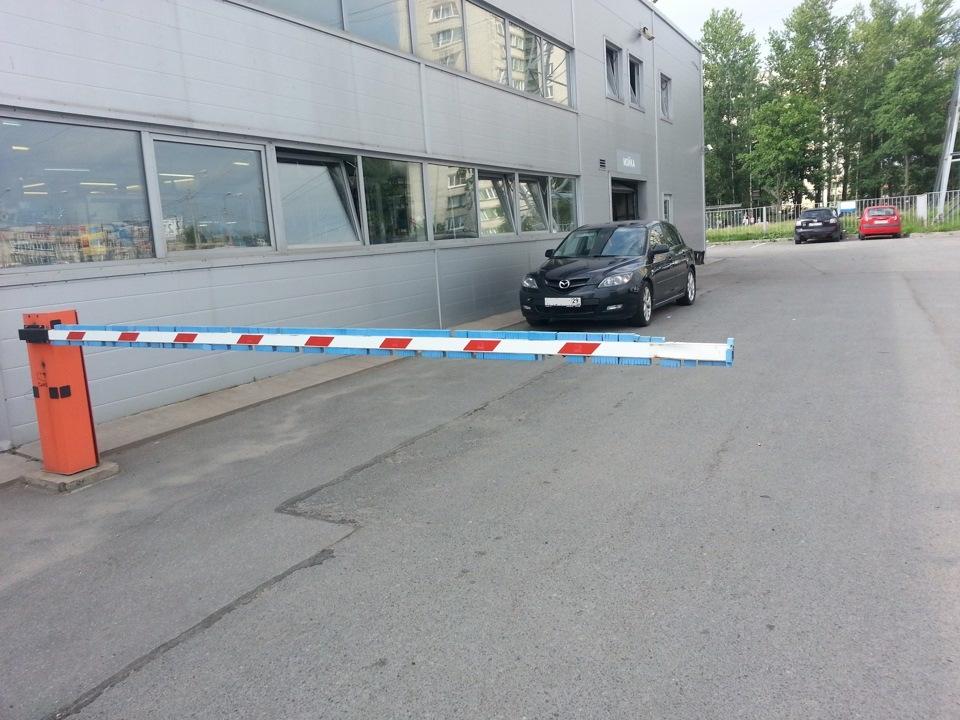 на дилере — Mazda 3 (1G) BK